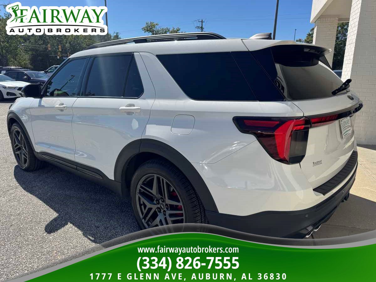 Used 2025 Ford Explorer ST w/ Sun And Sound Package AWD/4WD image 8