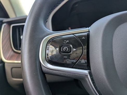 Used 2023 Volvo XC60 B5 Plus AWD/4WD image 32
