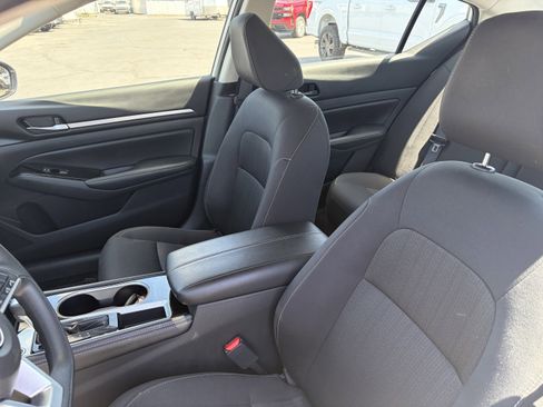 Used 2023 Nissan Altima 2.5 SV FWD image 8