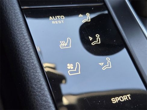 Used 2022 Porsche Macan image 29