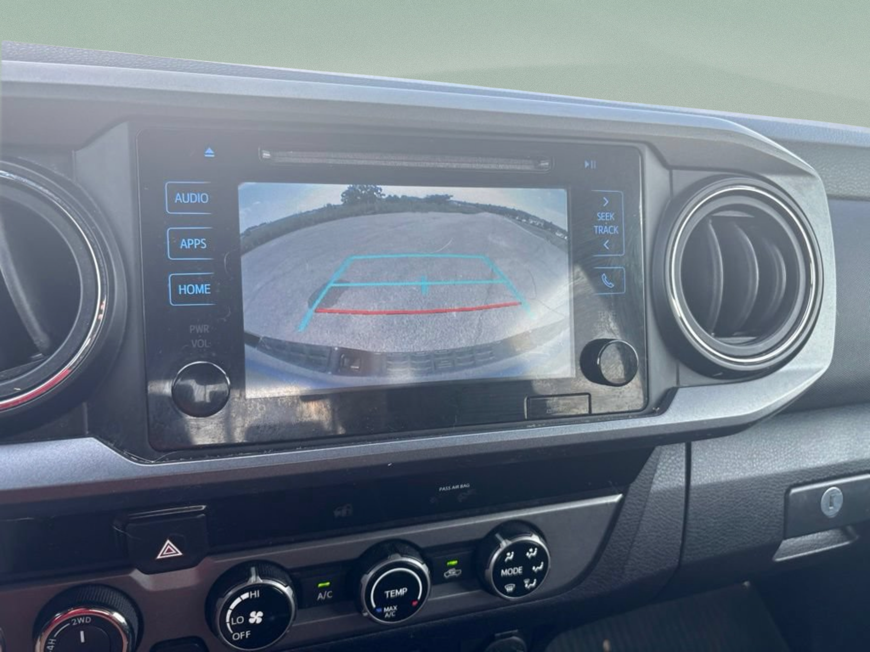 Used 2018 Toyota Tacoma TRD Off-Road AWD/4WD image 14