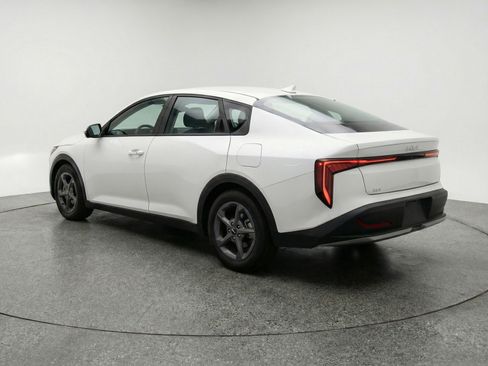 Used 2025 Kia K4 FWD image 6