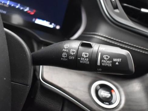 Used 2024 Jeep Grand Cherokee Limited image 27