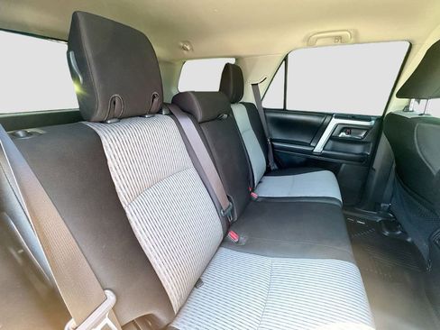 Used 2018 Toyota 4Runner SR5 AWD/4WD image 27