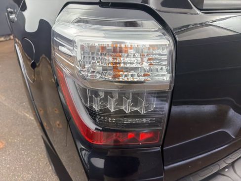 Used 2017 Toyota 4Runner SR5 Premium w/ Four Season Floor Mat Package image 22