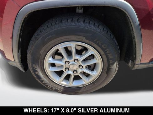 Used 2018 Jeep Grand Cherokee Laredo RWD image 6