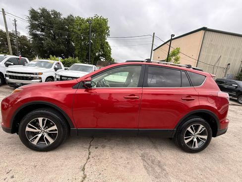 Used 2017 Toyota RAV4 XLE FWD image 4