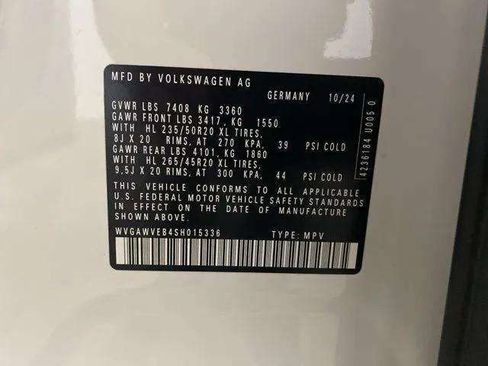 Used 2025 Volkswagen ID. Buzz Pro S RWD image 18