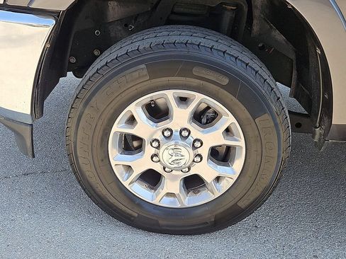 Used 2021 RAM 2500 Laramie AWD/4WD image 13