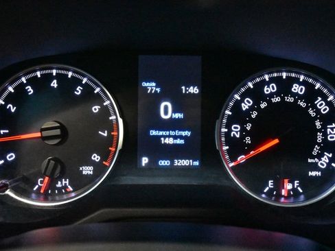Used 2022 Toyota RAV4 LE AWD/4WD image 17