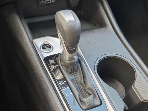 Used 2025 Nissan Altima 2.5 SV FWD image 19