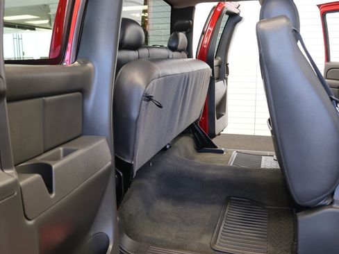 Used 2006 Chevrolet Silverado 2500 LT w/ Heavy-Duty Power Package image 81