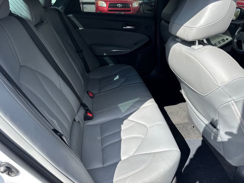 Used 2019 Toyota Avalon XLE w/ Moonroof Package image 20