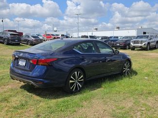 Used 2022 Nissan Altima 2.5 SR video 2