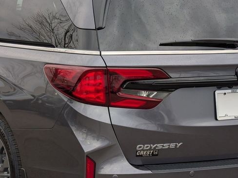 New 2026 Honda Odyssey Touring image 13