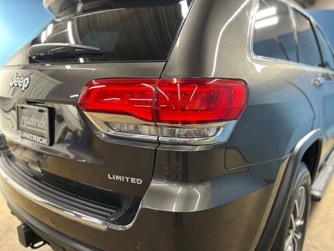 Used 2018 Jeep Grand Cherokee Limited w/ Trailer Tow Group IV image 12