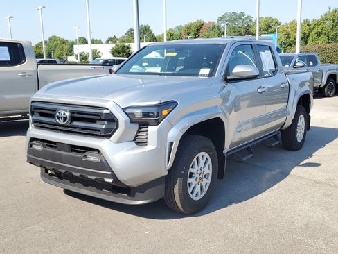 Certified 2026 Toyota Tacoma SR5 AWD/4WD image 2