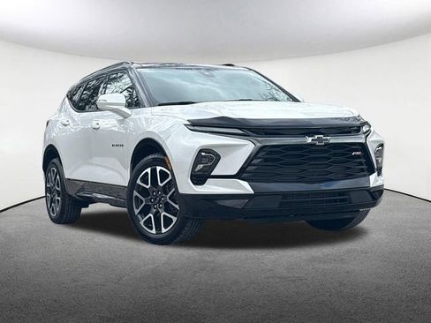 Used 2023 Chevrolet Blazer RS w/ Enhanced Convenience Package AWD/4WD image 2
