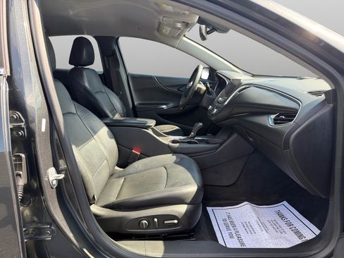 Used 2016 Chevrolet Malibu LT w/ Leather Package FWD image 21