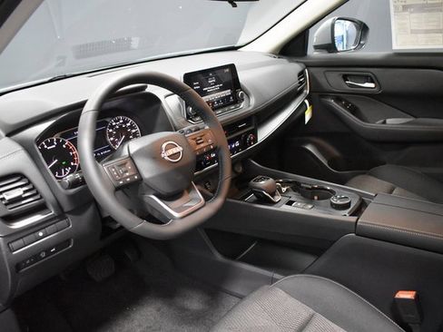 New 2026 Nissan Rogue SV image 4