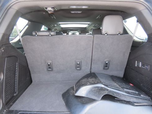 Used 2023 Chevrolet Tahoe LT w/ LT Signature Plus Package RWD image 12