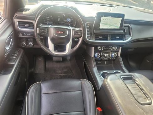 Used 2023 GMC Yukon SLT image 15