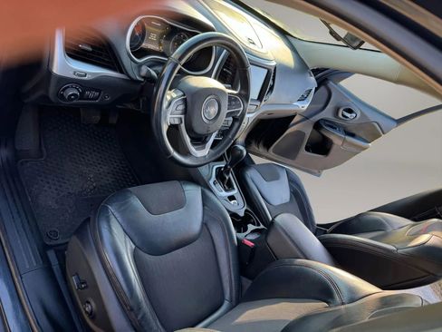 Used 2016 Jeep Cherokee Trailhawk w/ Comfort/Convenience Group image 11