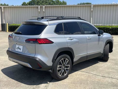 Used 2026 Toyota Corolla Cross XLE FWD image 3