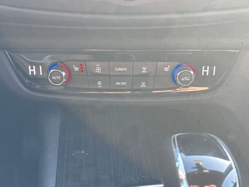 Used 2018 Buick Regal Essence w/ Driver Confidence Package #1 AWD/4WD image 33