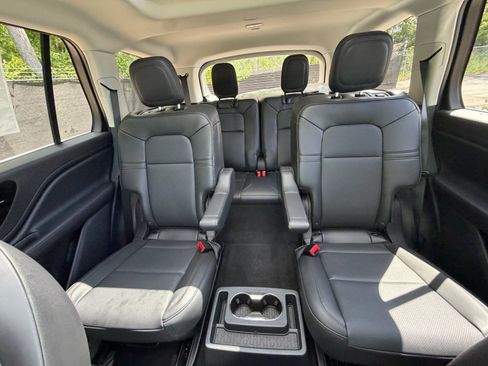 New 2026 Lincoln Aviator AWD image 39