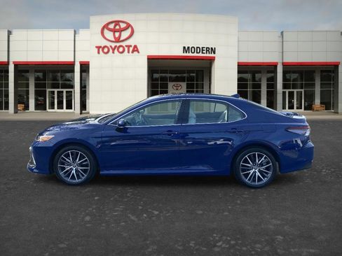 Used 2024 Toyota Camry XLE image 7