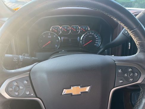Used 2018 Chevrolet Silverado 1500 High Country AWD/4WD image 16