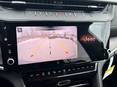 New 2026 Jeep Grand Cherokee Altitude image 3