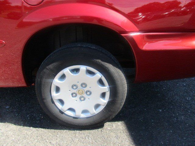 Used 2002 Chrysler Town & Country LX FWD image 14