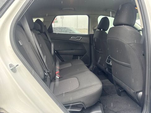Used 2025 Kia Sportage LX FWD image 12