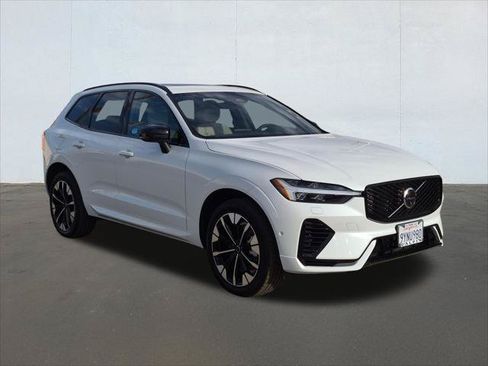 Used 2026 Volvo XC60 T8 Plus w/ Protection Package Premier AWD/4WD image 3