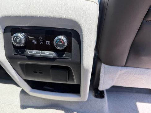 Used 2024 GMC Acadia Denali w/ Super Cruise Package FWD image 24