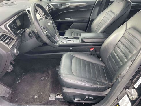 Used 2018 Ford Fusion SE w/ Fusion SE Technology Package image 5