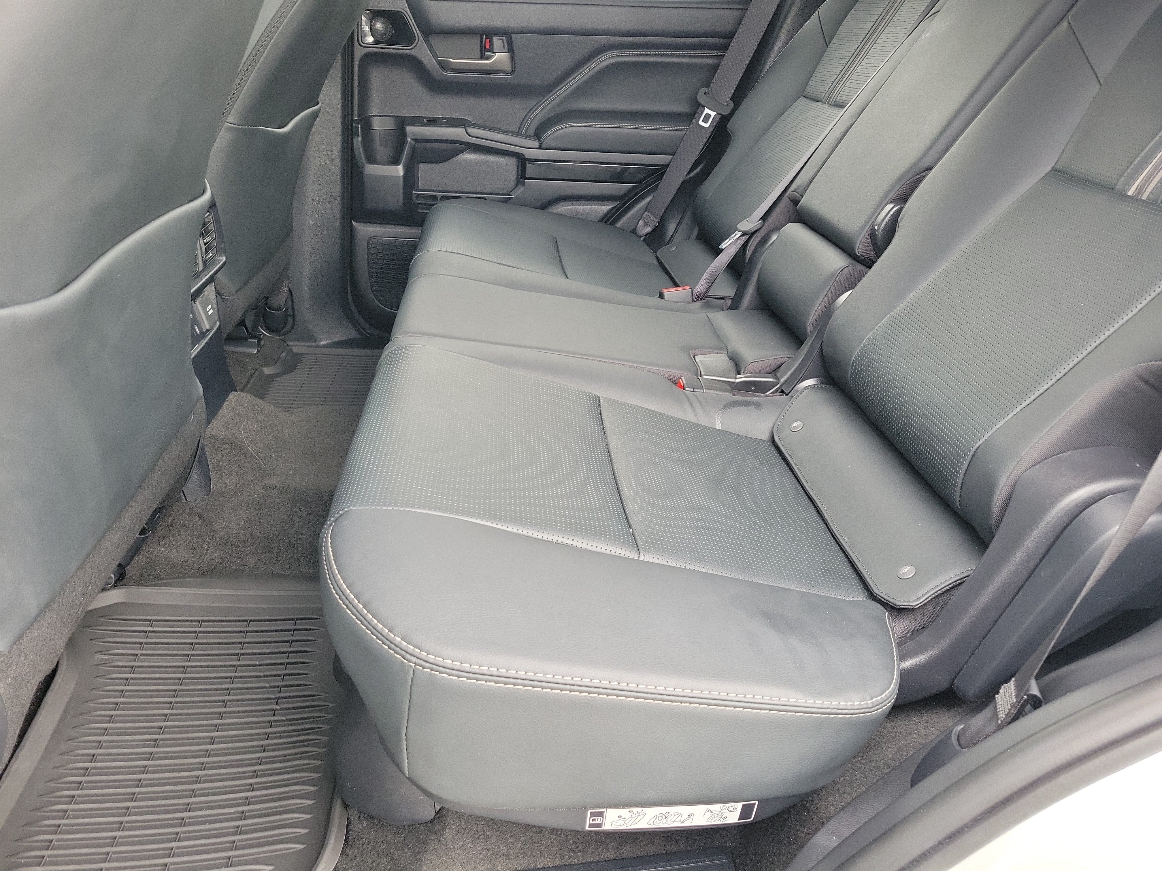 Used 2026 Toyota 4Runner Limited AWD/4WD image 12