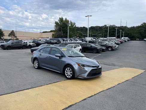 Used 2024 Toyota Corolla LE FWD image 6