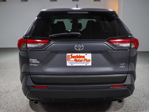 Used 2024 Toyota RAV4 LE AWD/4WD image 8