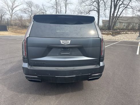 Used 2025 Cadillac Escalade ESV Sport w/ Touring Package image 5
