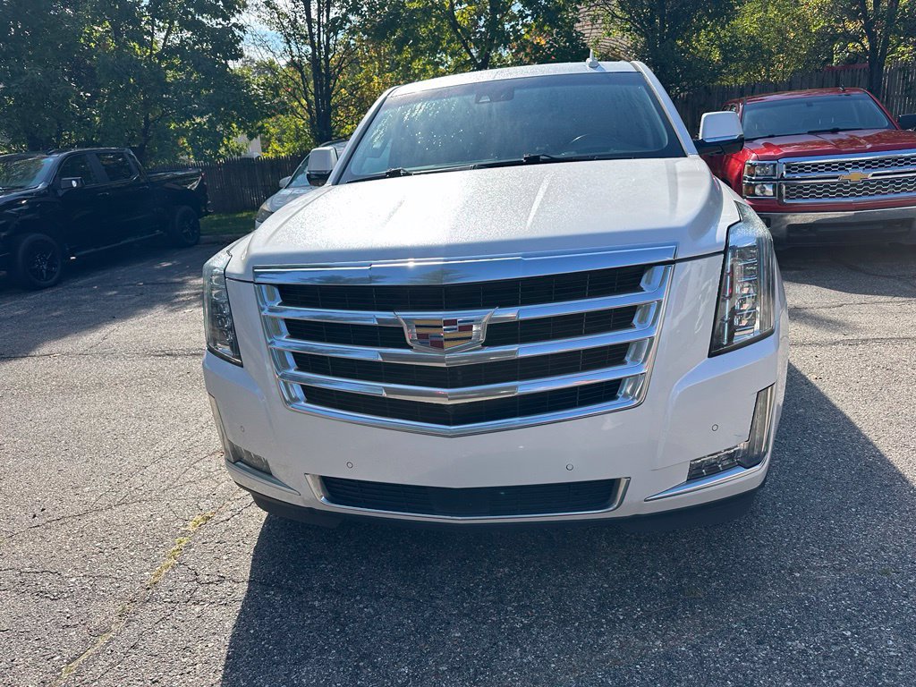 Used 2016 Cadillac Escalade Premium AWD/4WD image 2