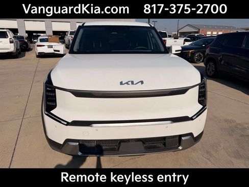 Certified 2024 Kia EV9 Light Long Range RWD image 7
