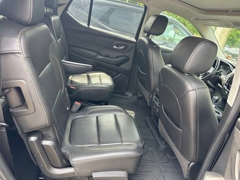 Used 2020 Chevrolet Traverse RS AWD/4WD image 31