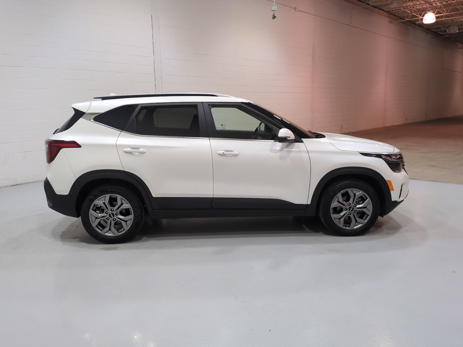 Certified 2024 Kia Seltos S FWD image 2