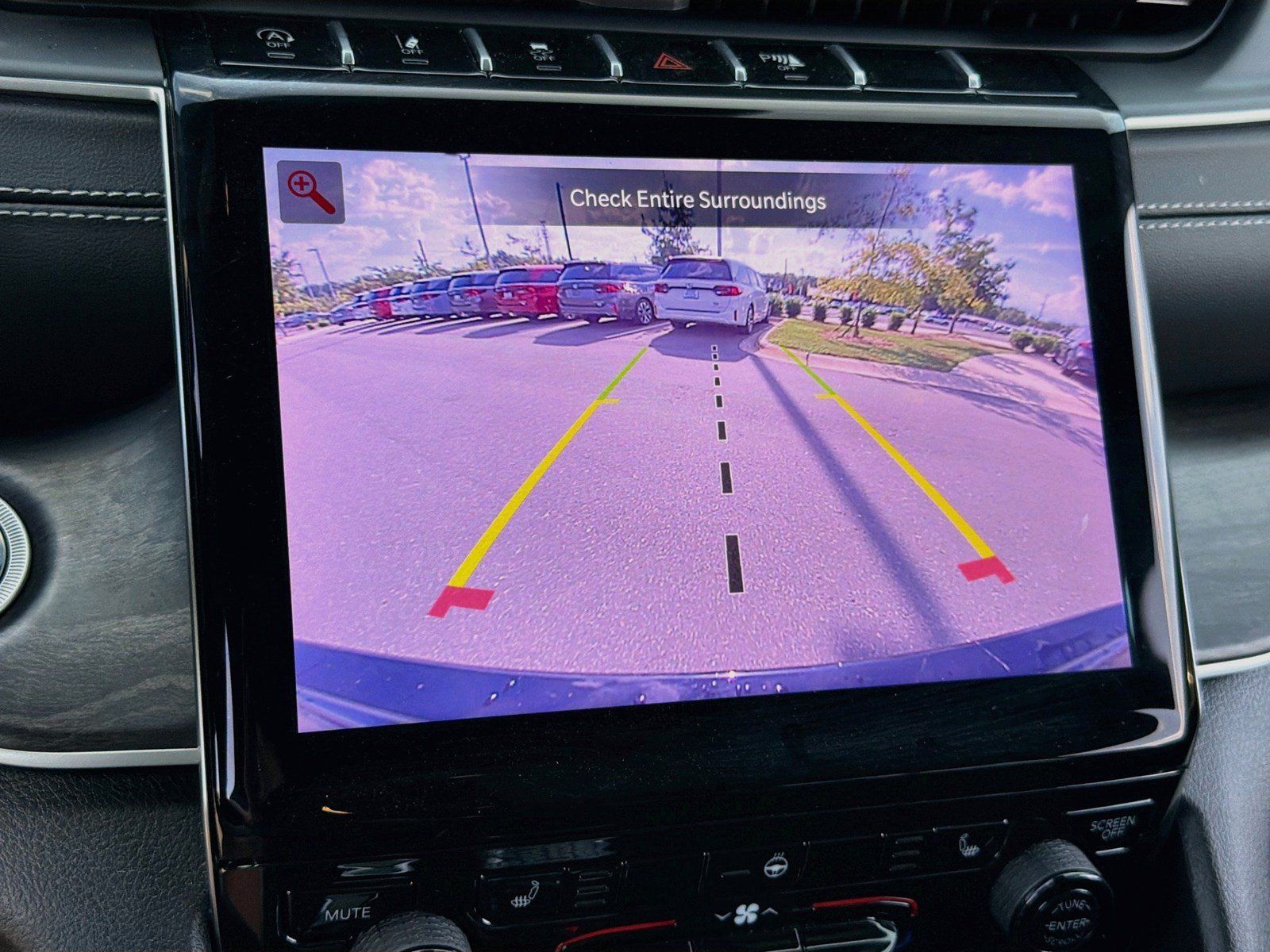 Used 2024 Jeep Grand Cherokee Limited AWD/4WD image 14