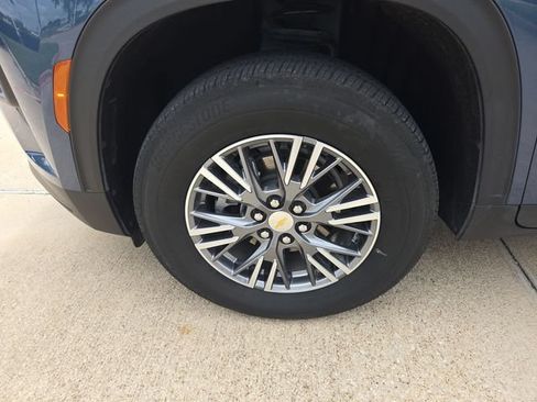 Used 2024 Chevrolet Traverse LS FWD image 30