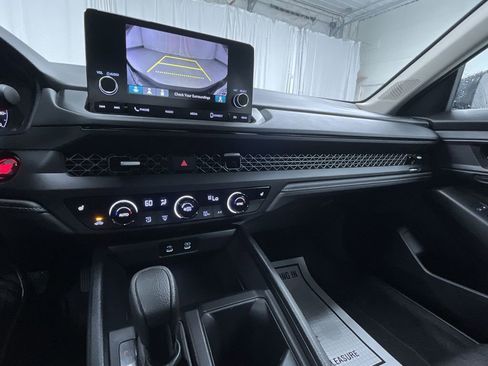 Certified 2024 Honda Accord EX image 20