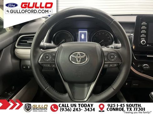 Used 2022 Toyota Camry SE FWD image 12